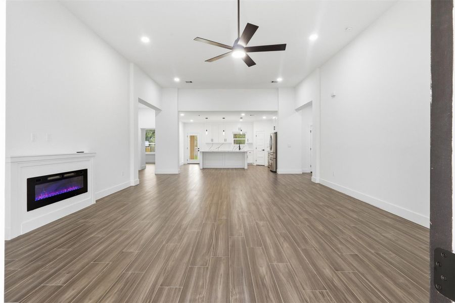 Spacious, unfurnished interior of a new home in , Hockley (Image 20).