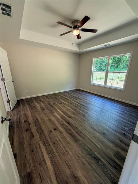 Spacious, unfurnished interior of a new home in , Dahlonega (Image 6).