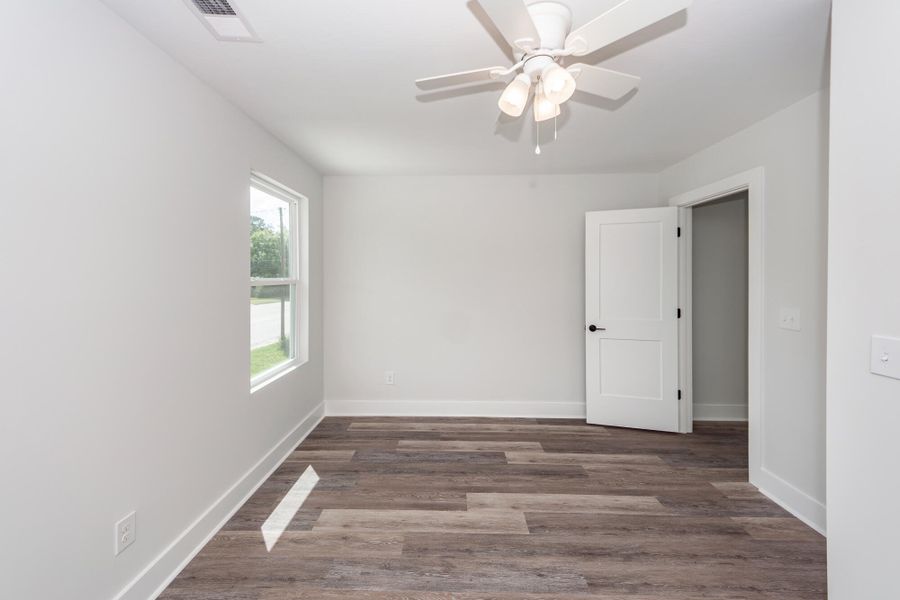 Spacious, unfurnished interior of a new home in , Hanahan (Image 15).