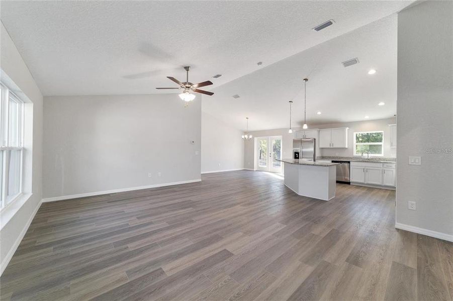 Spacious, unfurnished interior of a new home in , Dunnellon (Image 33).