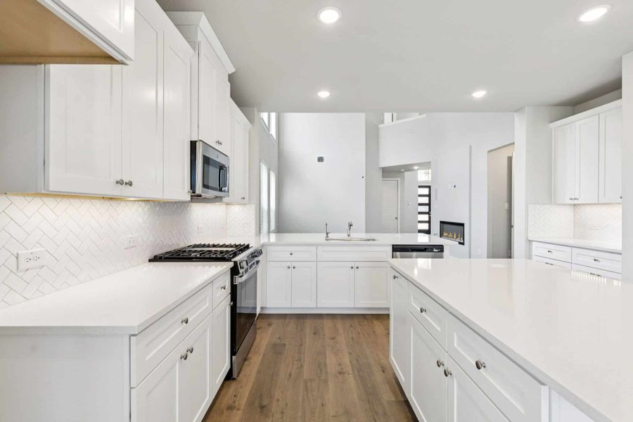 Furnished interior view inside a new home in Avondale, Fate (Image 4).