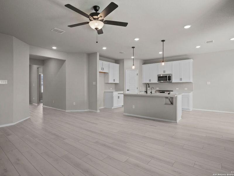 Spacious, unfurnished interior of a new home in Horizon Pointe, Converse (Image 14).