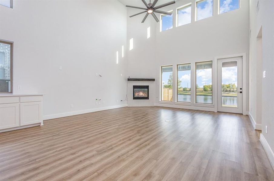 Spacious, unfurnished interior of a new home in Cambridge Crossing 50', Celina (Image 9).