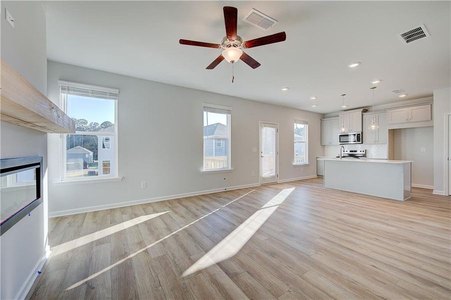 Spacious, unfurnished interior of a new home in Enclave at Evergreen, Fairburn (Image 21).