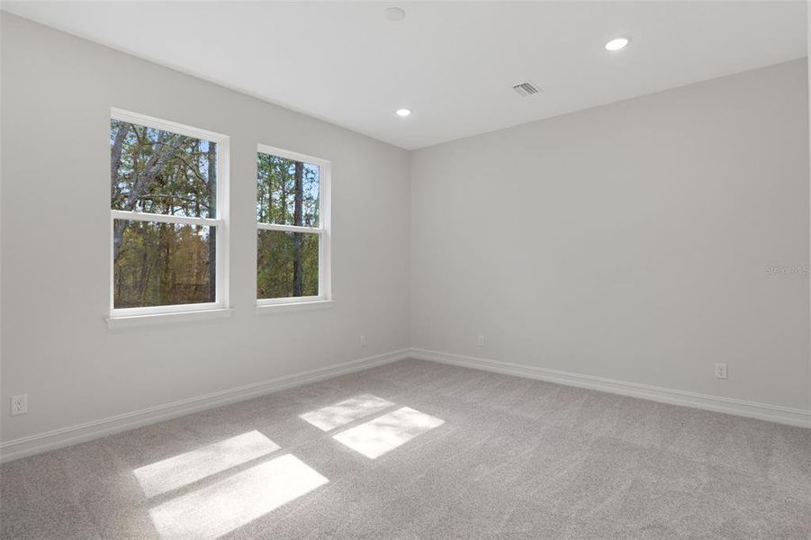 Spacious, unfurnished interior of a new home in Pine Ridge Estates, Beverly Hills (Image 42).