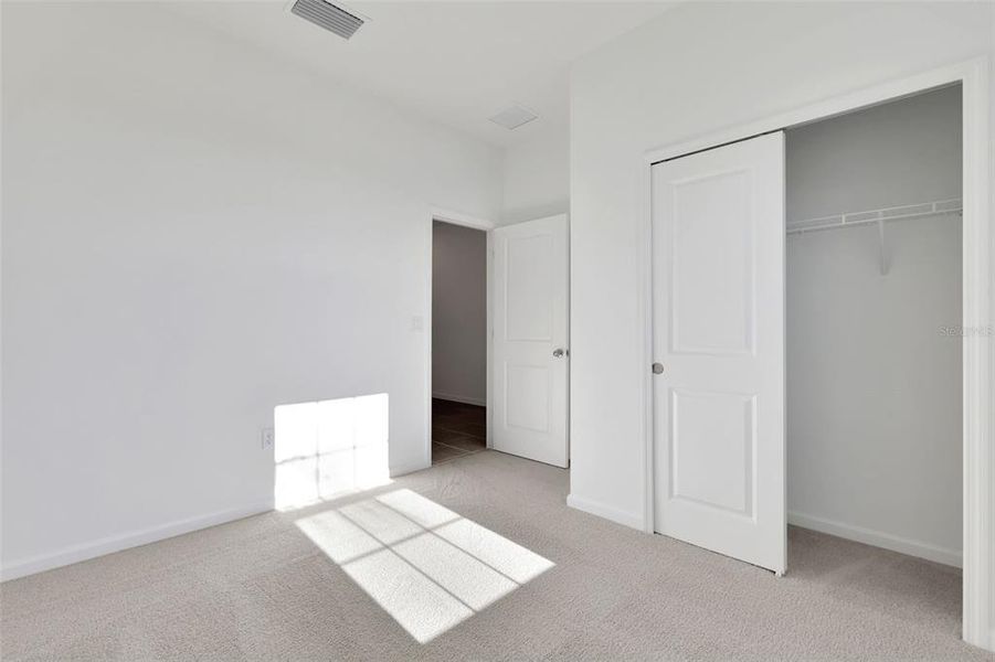 Spacious, unfurnished interior of a new home in Seaport Village, Tavares (Image 21).