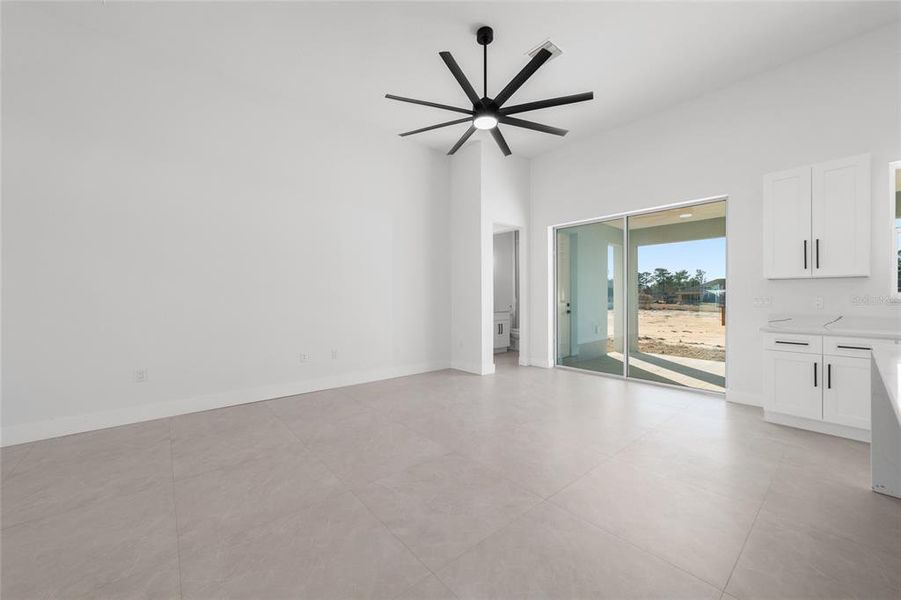 Spacious, unfurnished interior of a new home in , Ocala (Image 36).