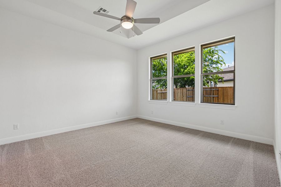 Spacious, unfurnished interior of a new home in 6 Creeks, Kyle (Image 23).