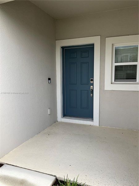 Spacious, unfurnished interior of a new home in , St. Cloud (Image 13).