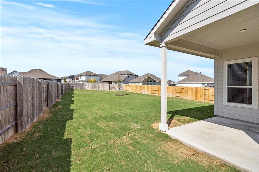 MOVE IN READY - LARGE LOT - OVERSIZED GARAGE