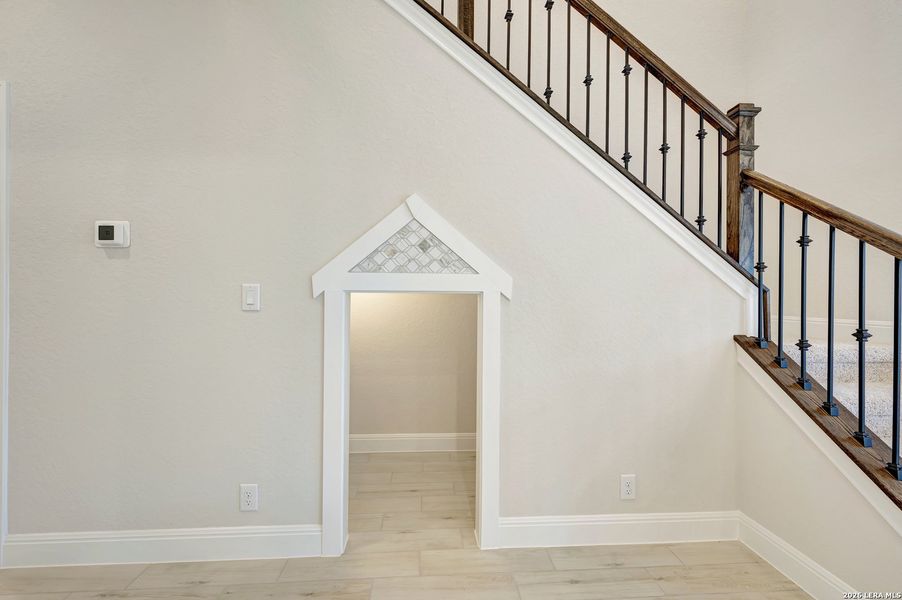 Spacious, unfurnished interior of a new home in Davis Ranch 60', San Antonio (Image 26). Spacious, unfurnished interior of a new home in Davis Ranch 60', San Antonio (Image 26).