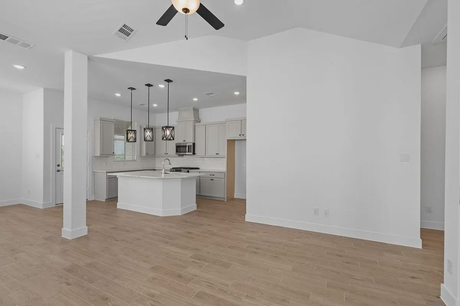 Spacious, unfurnished interior of a new home in Bridgeland Chateaus, Cypress (Image 16).