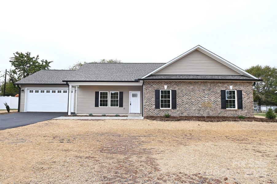 Exterior details and patio area of a home in , Hickory (Image 26).