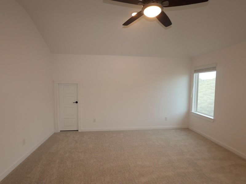 Spacious, unfurnished interior of a new home in Summerview, Fulshear (Image 5). Spacious, unfurnished interior of a new home in Summerview, Fulshear (Image 5).