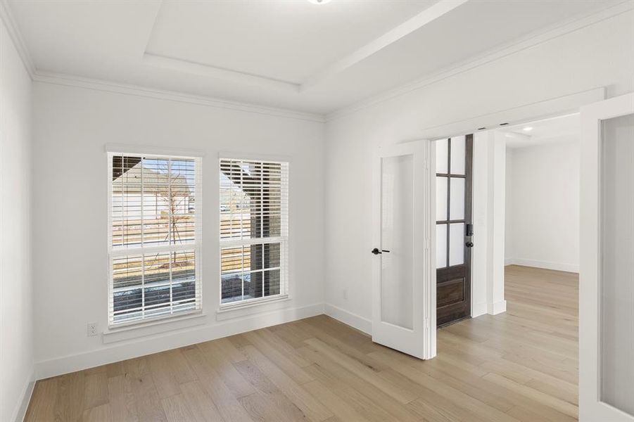 04. 605 Curtiss - Study