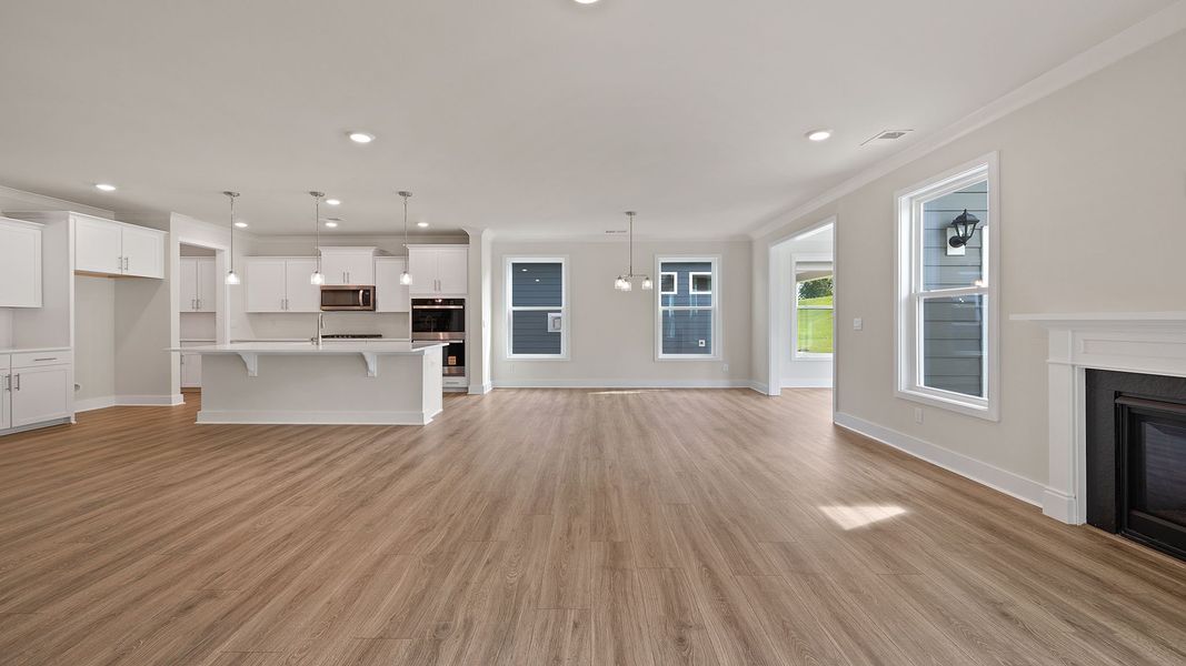 Spacious, unfurnished interior of a new home in Seven Oaks, Greenwood (Image 18).