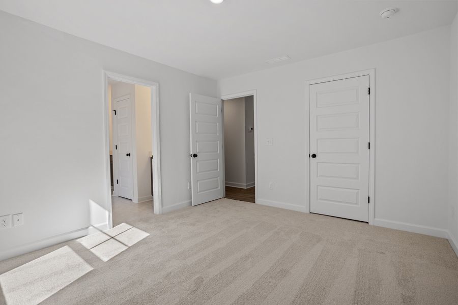Spacious, unfurnished interior of a new home in Georgias Landing, Raleigh (Image 36). Spacious, unfurnished interior of a new home in Georgias Landing, Raleigh (Image 36).