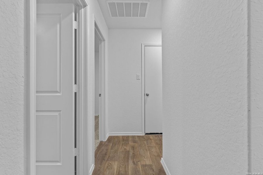 Spacious, unfurnished interior of a new home in Stonehill, San Antonio (Image 24).