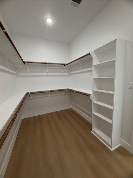 Spacious, unfurnished interior of a new home in , Coldspring (Image 20).