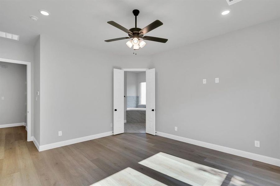 Spacious, unfurnished interior of a new home in , Red Oak (Image 16). Spacious, unfurnished interior of a new home in , Red Oak (Image 16).
