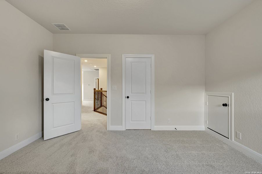 Spacious, unfurnished interior of a new home in Davis Ranch 60', San Antonio (Image 39). Spacious, unfurnished interior of a new home in Davis Ranch 60', San Antonio (Image 39).