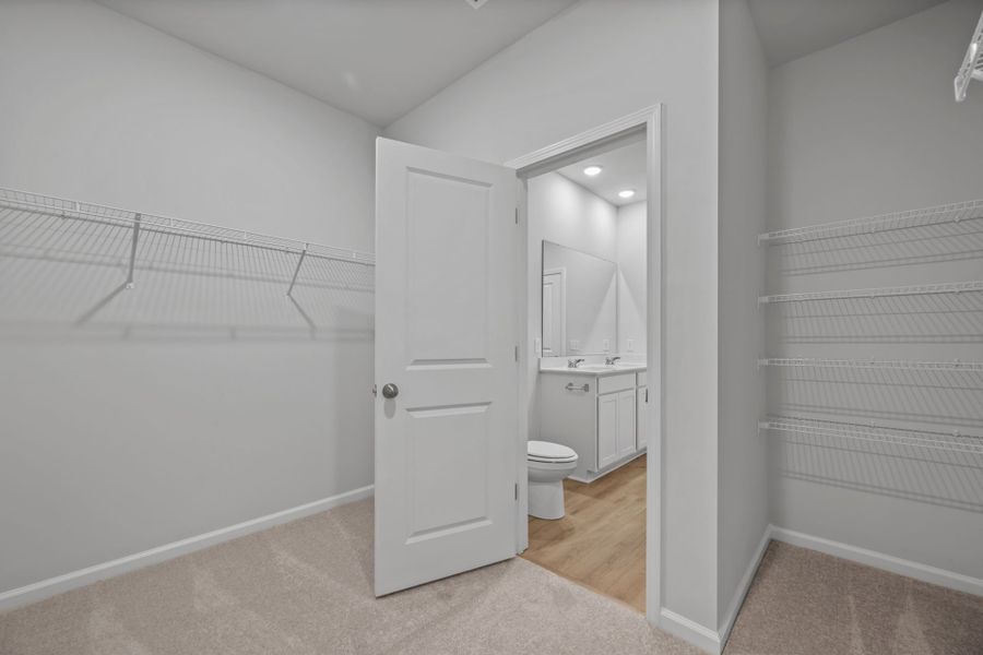 Spacious, unfurnished interior of a new home in Bradford Pointe, Summerville (Image 15).