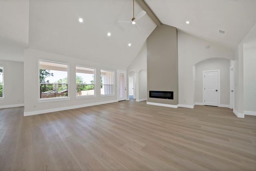 Spacious, unfurnished interior of a new home in , Joshua (Image 34).