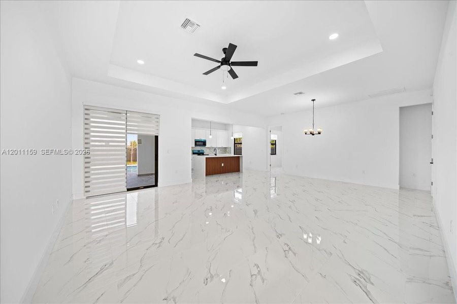 Spacious, unfurnished interior of a new home in , Cape Coral (Image 15).