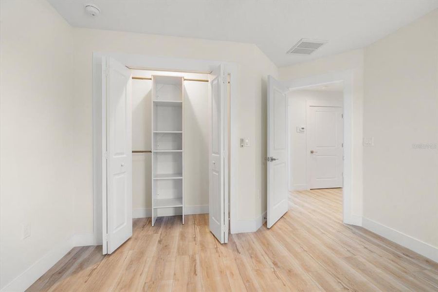 Spacious, unfurnished interior of a new home in , Largo (Image 45).