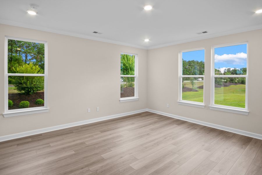 Spacious, unfurnished interior of a new home in Traditions at Carolina Forest, Myrtle Beach (Image 12).