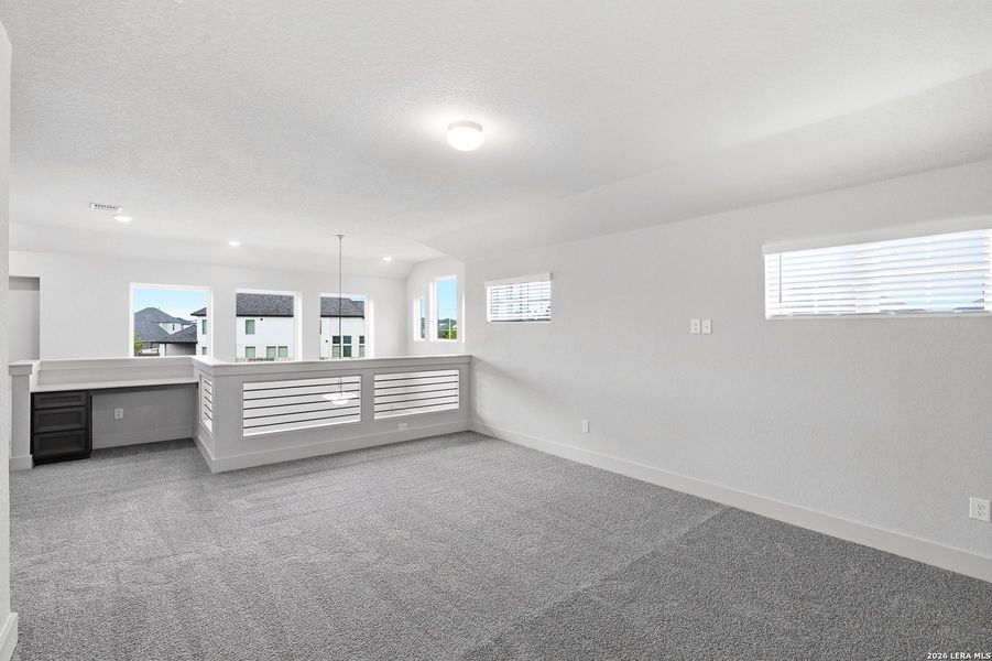 Spacious, unfurnished interior of a new home in Stillwater Ranch, San Antonio (Image 23).