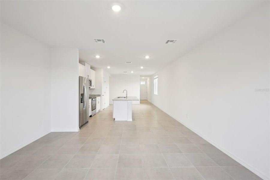 Spacious, unfurnished interior of a new home in Leyland Preserve - Premier Series, Brooksville (Image 17).