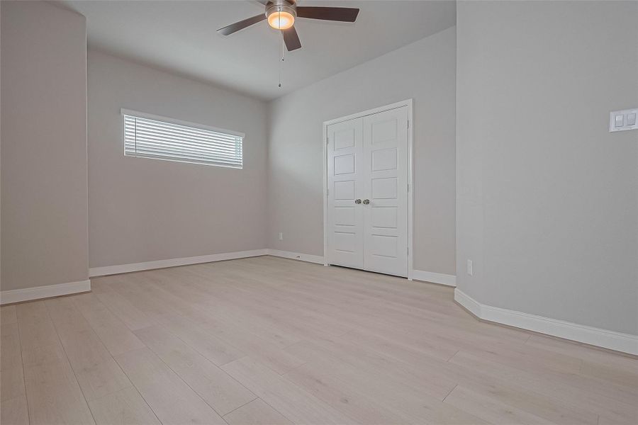 Spacious, unfurnished interior of a new home in Regents Court, Houston (Image 31).
