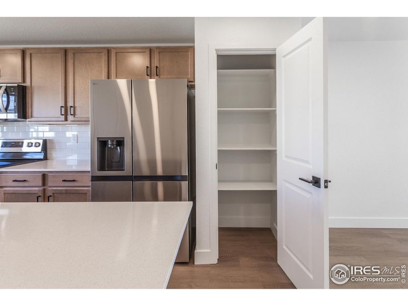 EXAMPLE PHOTO: KITCHEN W/ PANTRY