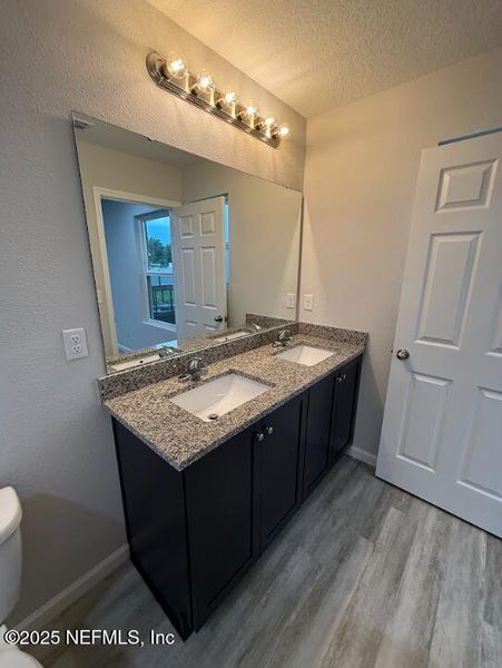 Spacious, unfurnished interior of a new home in , Jacksonville (Image 12).