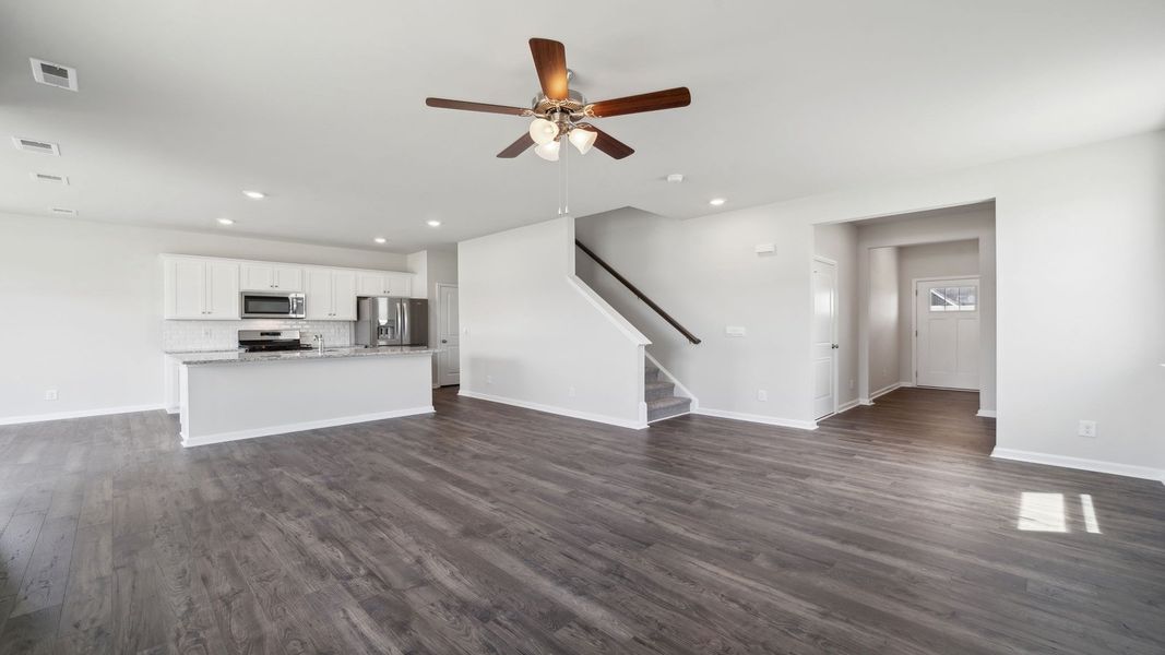 Spacious, unfurnished interior of a new home in Tooley Harbor, Elizabeth City (Image 14).