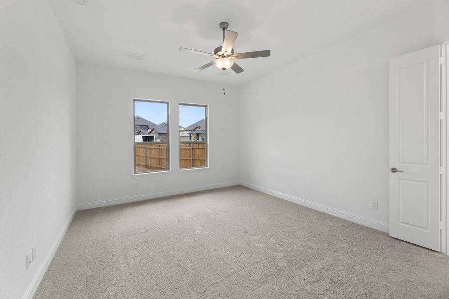 Representative unfurnished interior of a home built from the Brookstone II by Sandlin Homes in Timberbrook, Justin (Image 26).