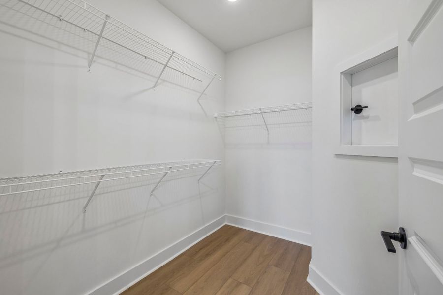 Spacious, unfurnished interior of a new home in Del Webb Barton Village, Lebanon (Image 19).