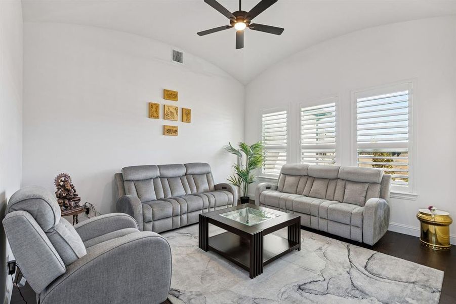 Furnished interior view inside a new home in Lakeview Downs, Lucas (Image 36). Furnished interior view inside a new home in Lakeview Downs, Lucas (Image 36).
