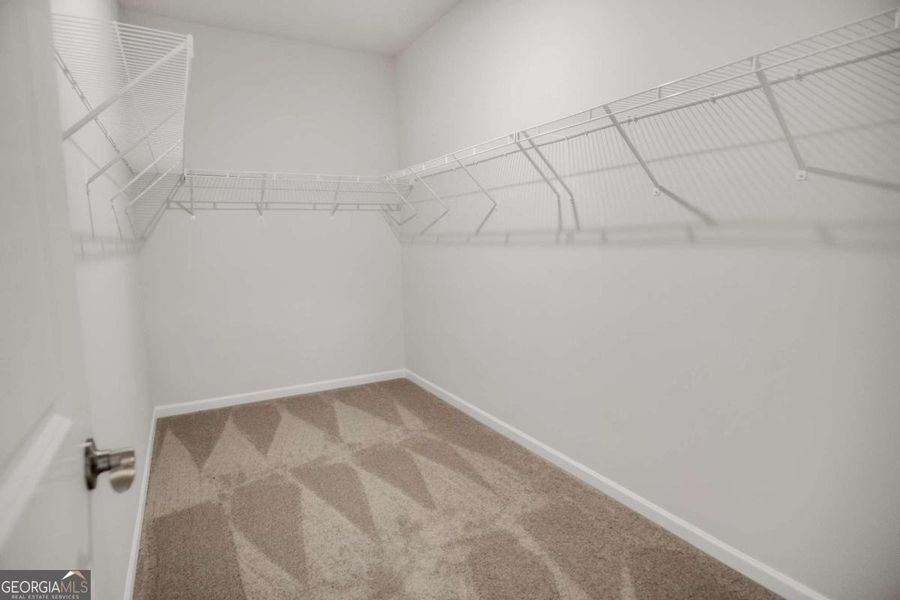 Spacious, unfurnished interior of a new home in Stonebridge North, Macon (Image 17).