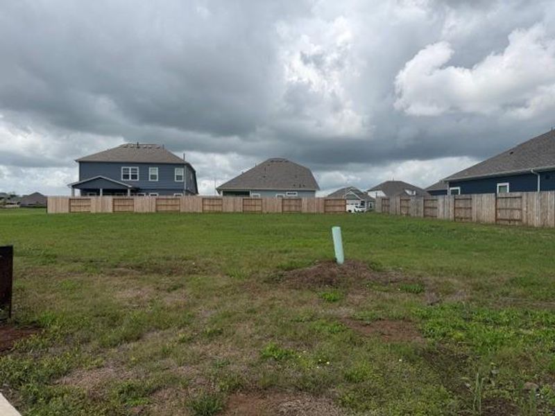 Image 14 of a home in Fulshear Lakes.