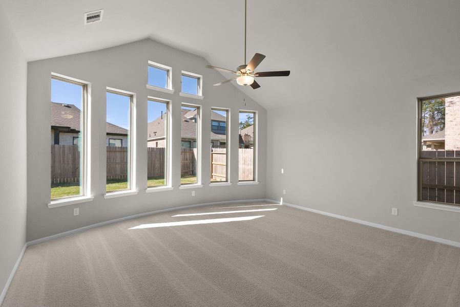 Spacious, unfurnished interior of a new home in , Conroe (Image 17).
