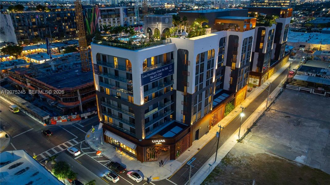 Condo located in Miami, FL showcasing its design and architecture (Image 3).