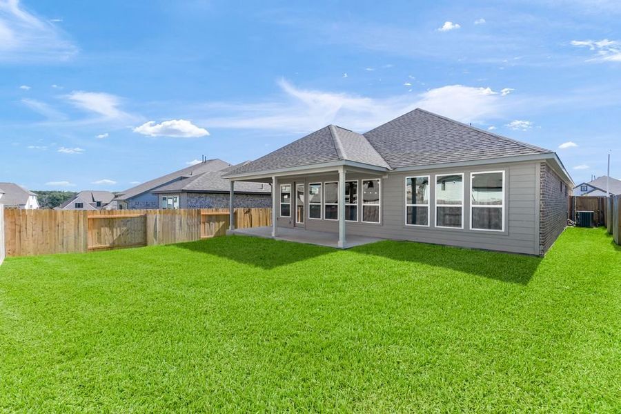 Exterior details and patio area of a home in Nolina 50s, Georgetown (Image 4).