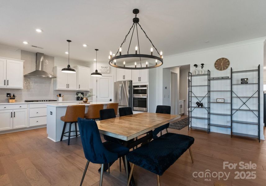 Dining Area Dining Area
