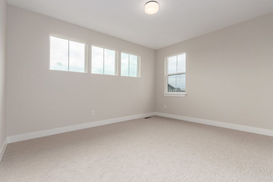 Spacious, unfurnished interior of a new home in West Grange, Longmont (Image 43).