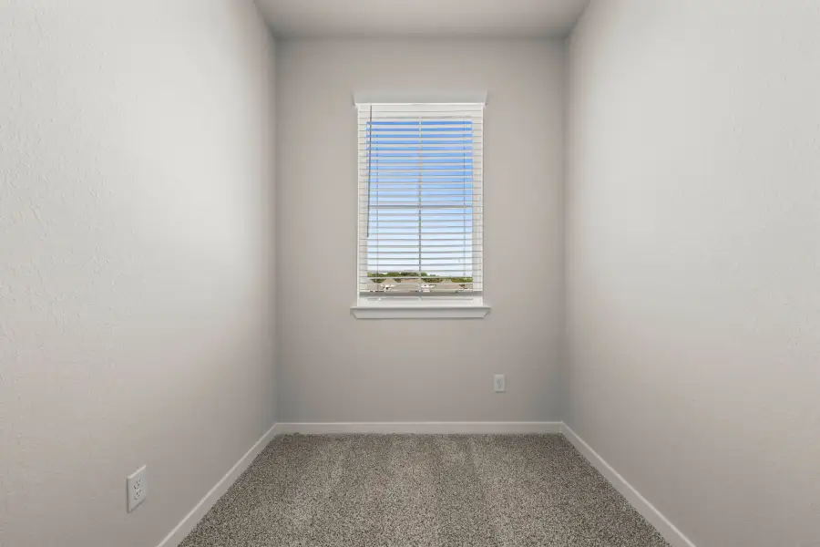 Spacious, unfurnished interior of a new home in Three Creeks, Belton (Image 21).