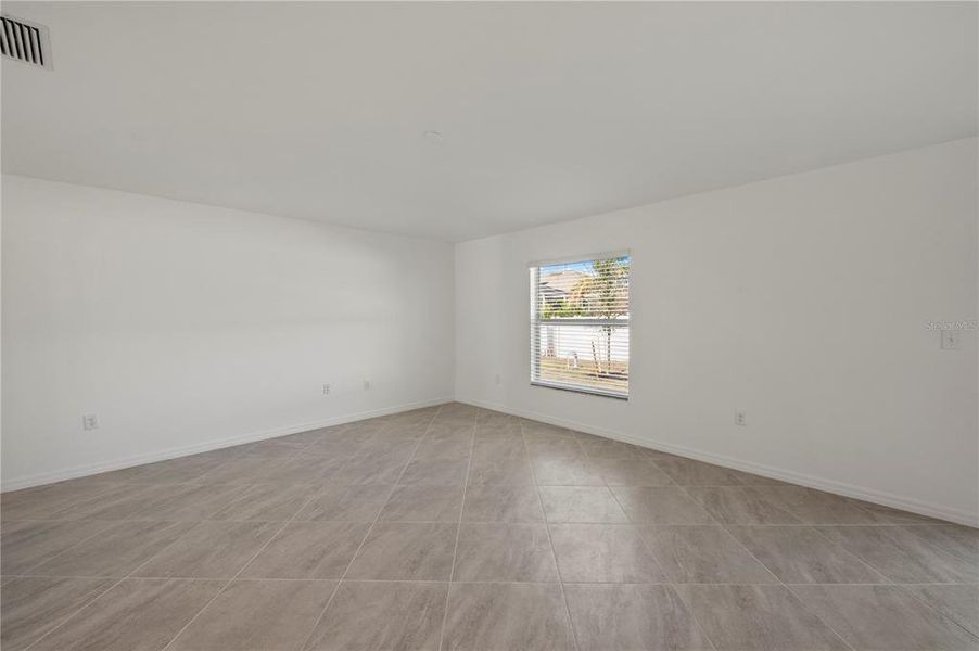 Spacious, unfurnished interior of a new home in Rotonda Lakes, Rotonda West (Image 18).