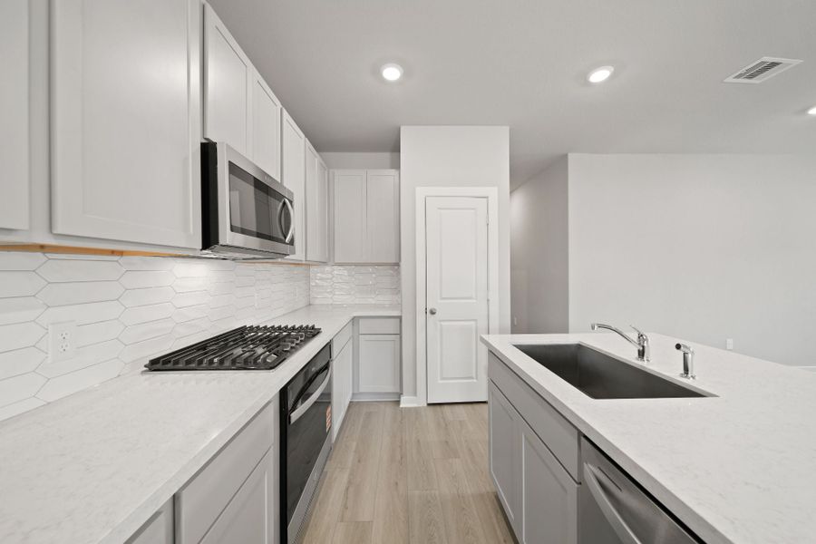 233 Orchard Laurel Drive, Alvin, TX.  - Slide 6