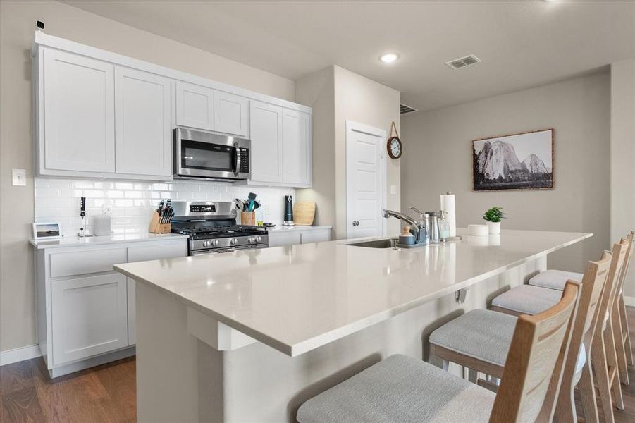 Furnished interior view inside a new home in Cibolo Hills, Fort Worth (Image 8).